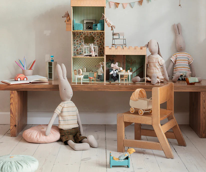 Hare, størrelse 5, Bukser og striktrøje