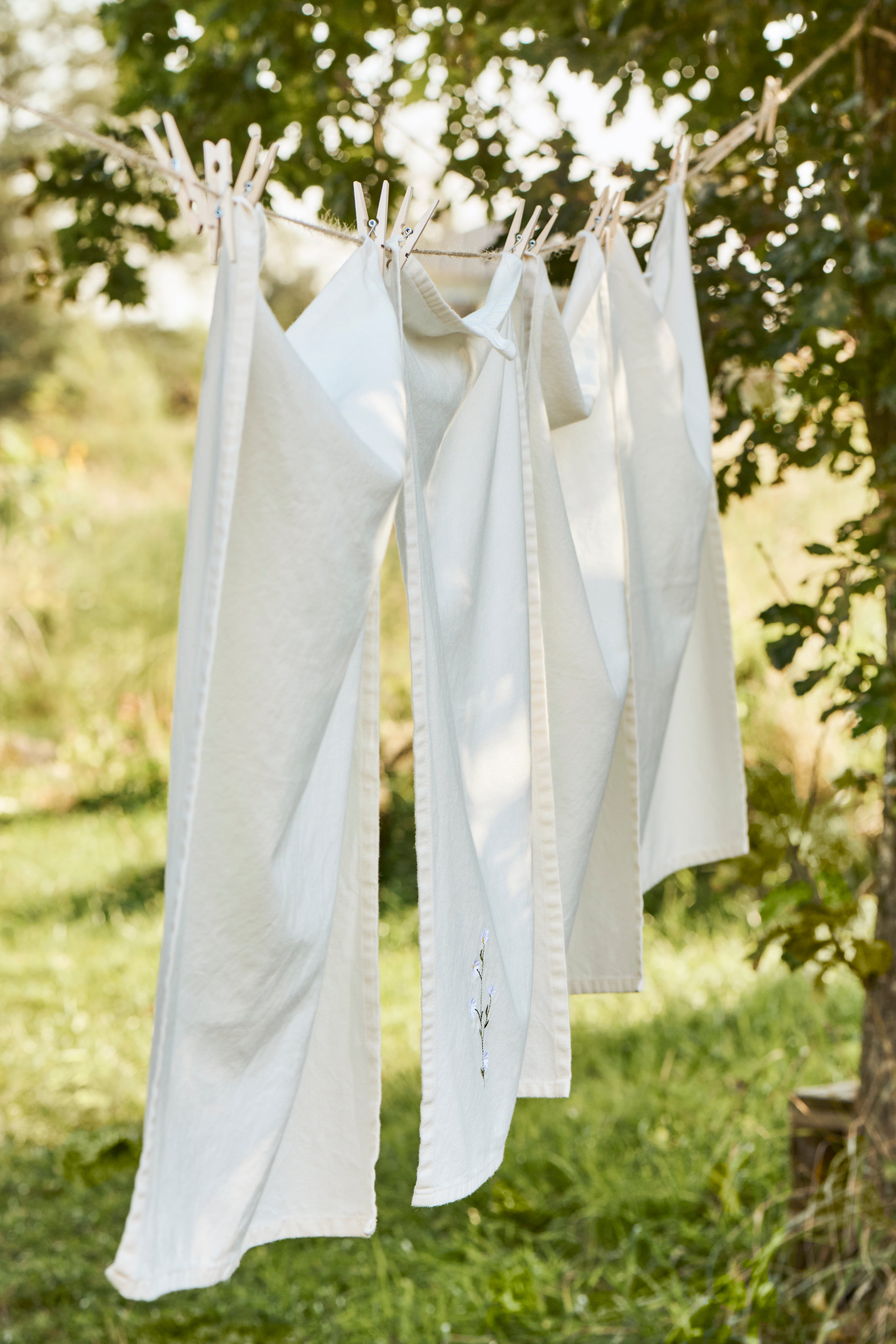 Viskestykke Flora m/hvide margueritter butter cream