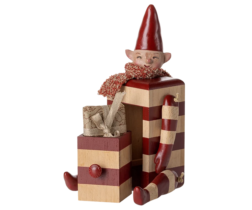 Nisse med skuffe, Rød