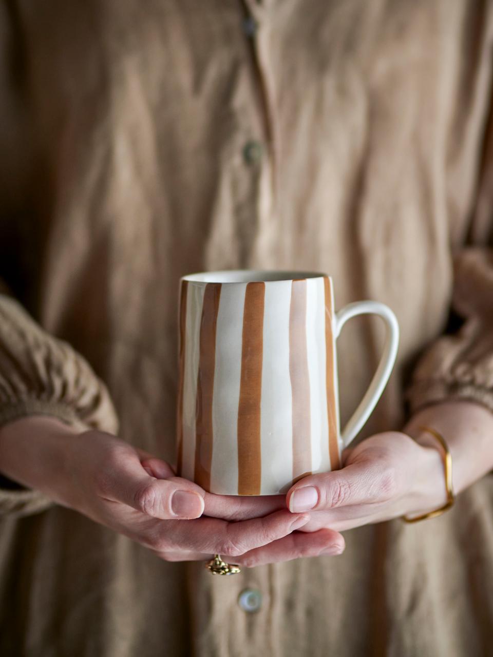 Begonia Krus, Brun, Stentøj