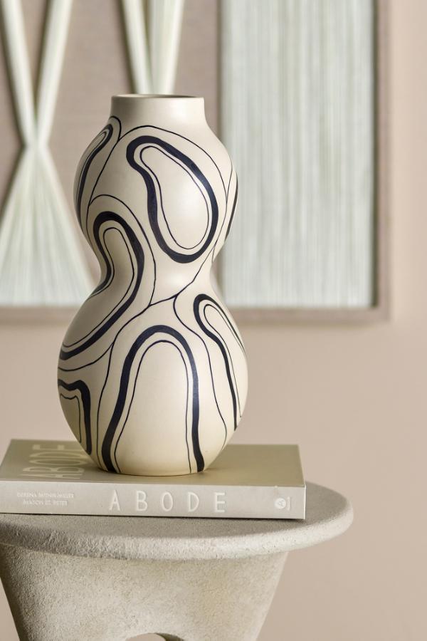 Nicola Vase, Sort, Stentøj