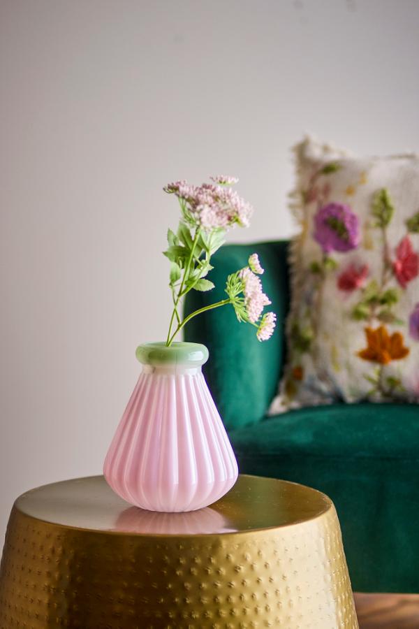 Judith Vase, Rosa, Glas