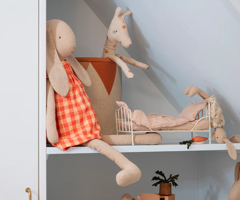 Kanin størrelse 5, Kjole