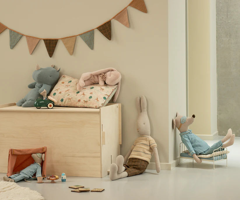 Hare, størrelse 5, Bukser og striktrøje