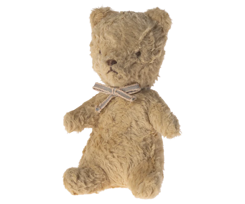 My first teddy - Sand