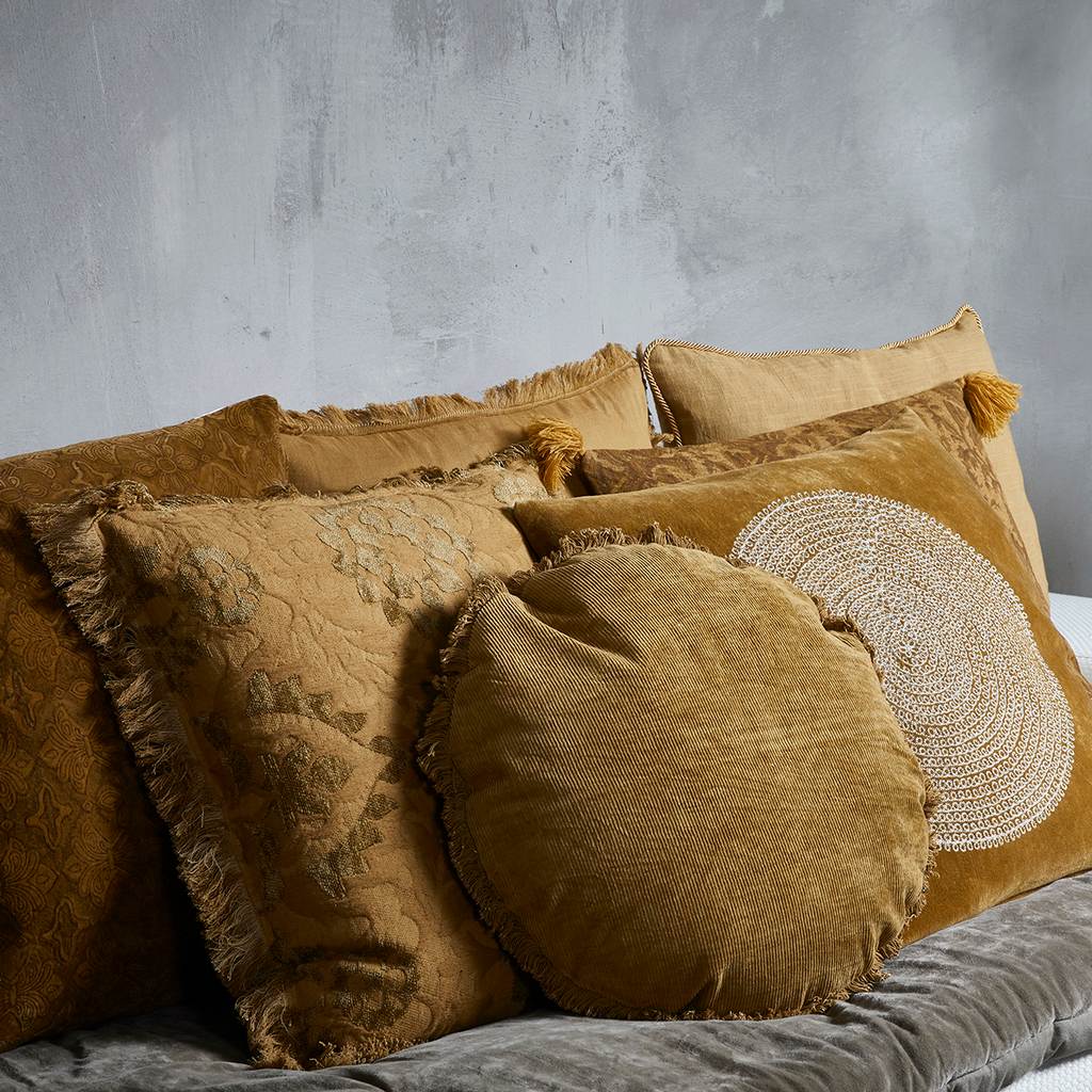 Pude m/fyld 50x50cm bomuld/velour , Golden