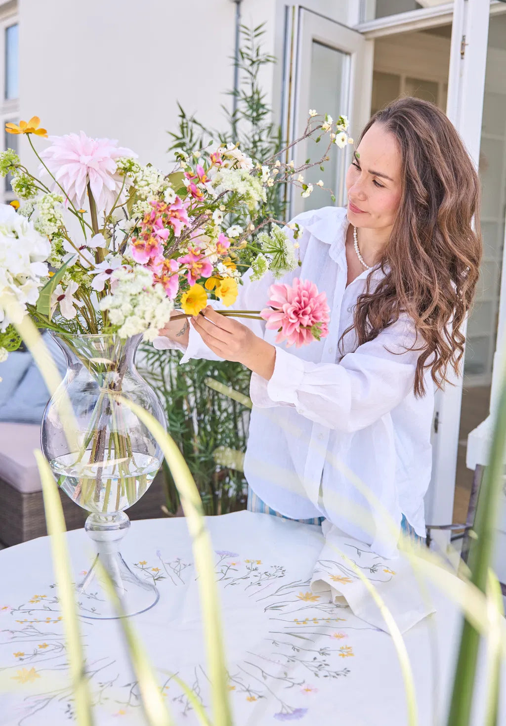 Dug m/broderi - Blomst