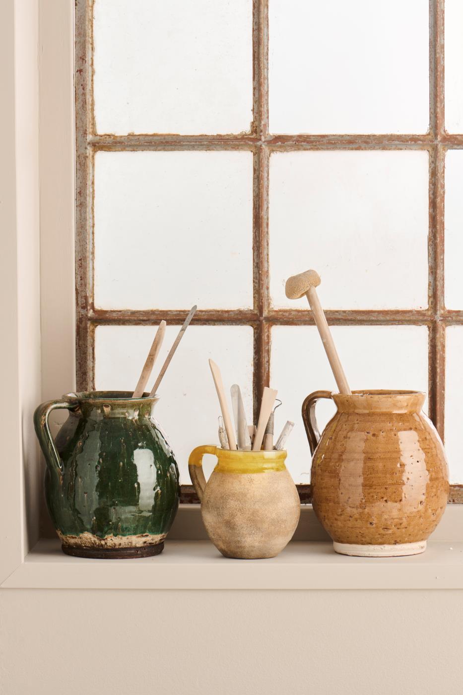 Vase m/hank naturfarvet m/mustard kant Avignon