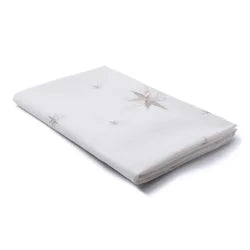 Hvid dug med sølvstjerner