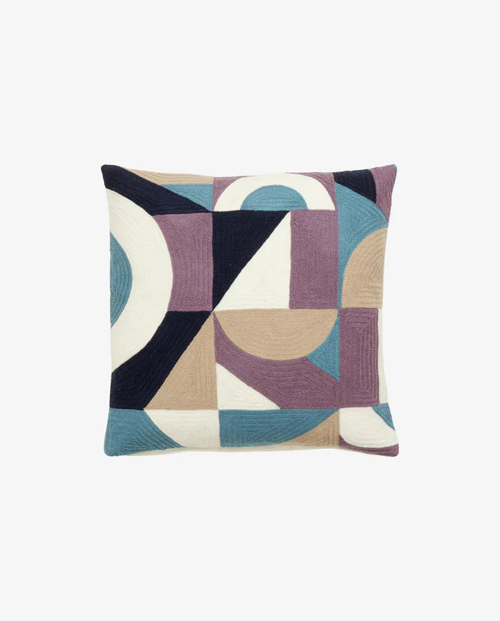 GEOMETRIC pude i bomuld, 50x50, farve lilla/blå