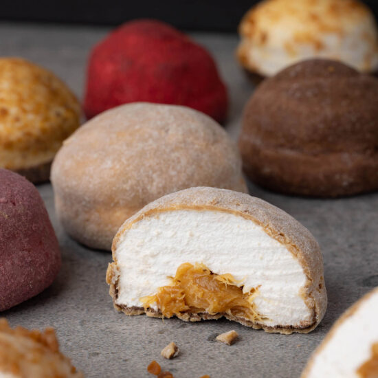 CARAMEL FILLED MALLOWS – Gaveæske