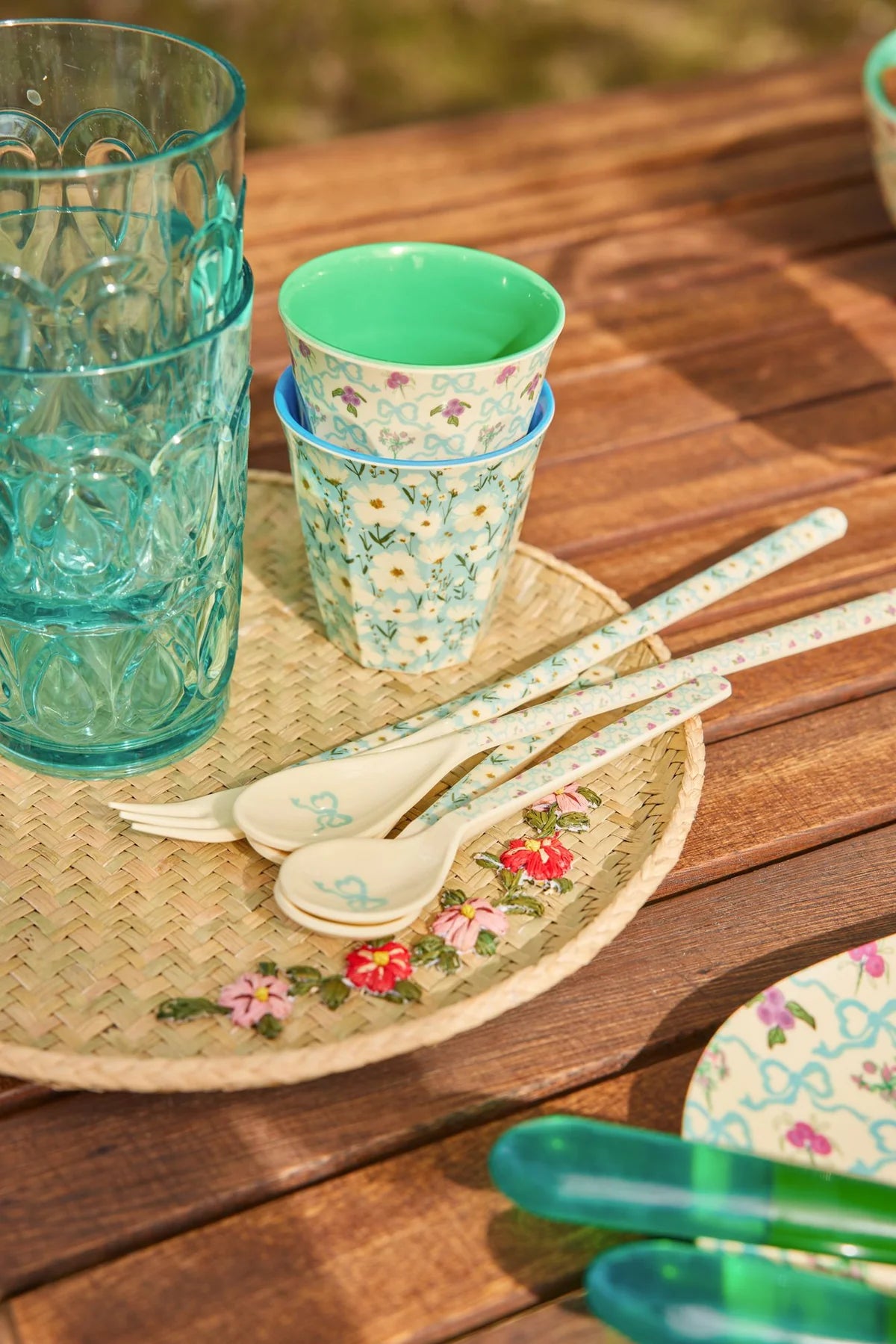 Latteske - Creme - Bow and Bouquet Print