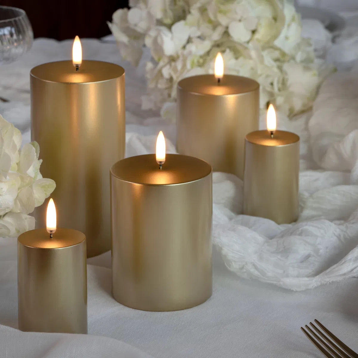 LED pillar candle, Gold finish, Smooth, 7,8x10 cm
