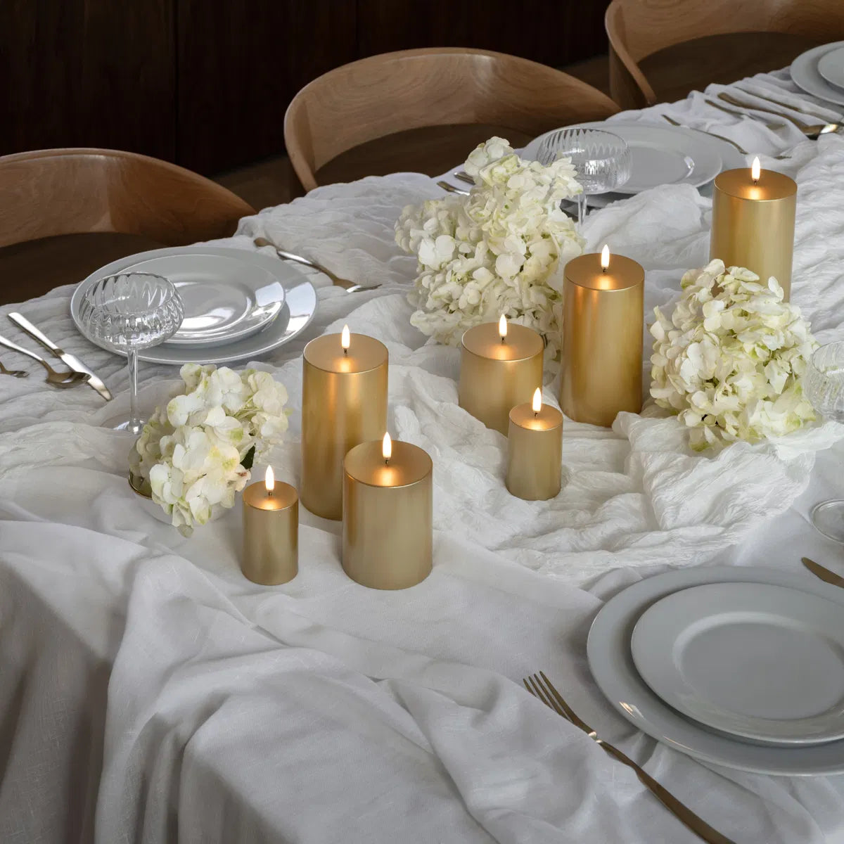 LED pillar candle, Gold finish, Smooth, 7,8x10 cm