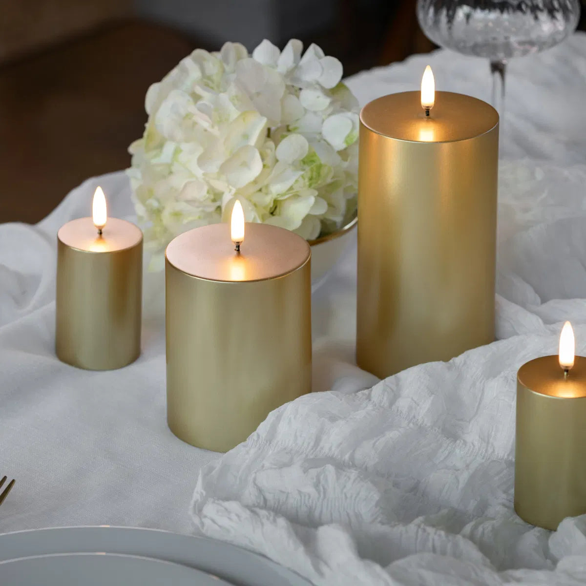 LED pillar candle, Gold finish, Smooth, 7,8x15 cm