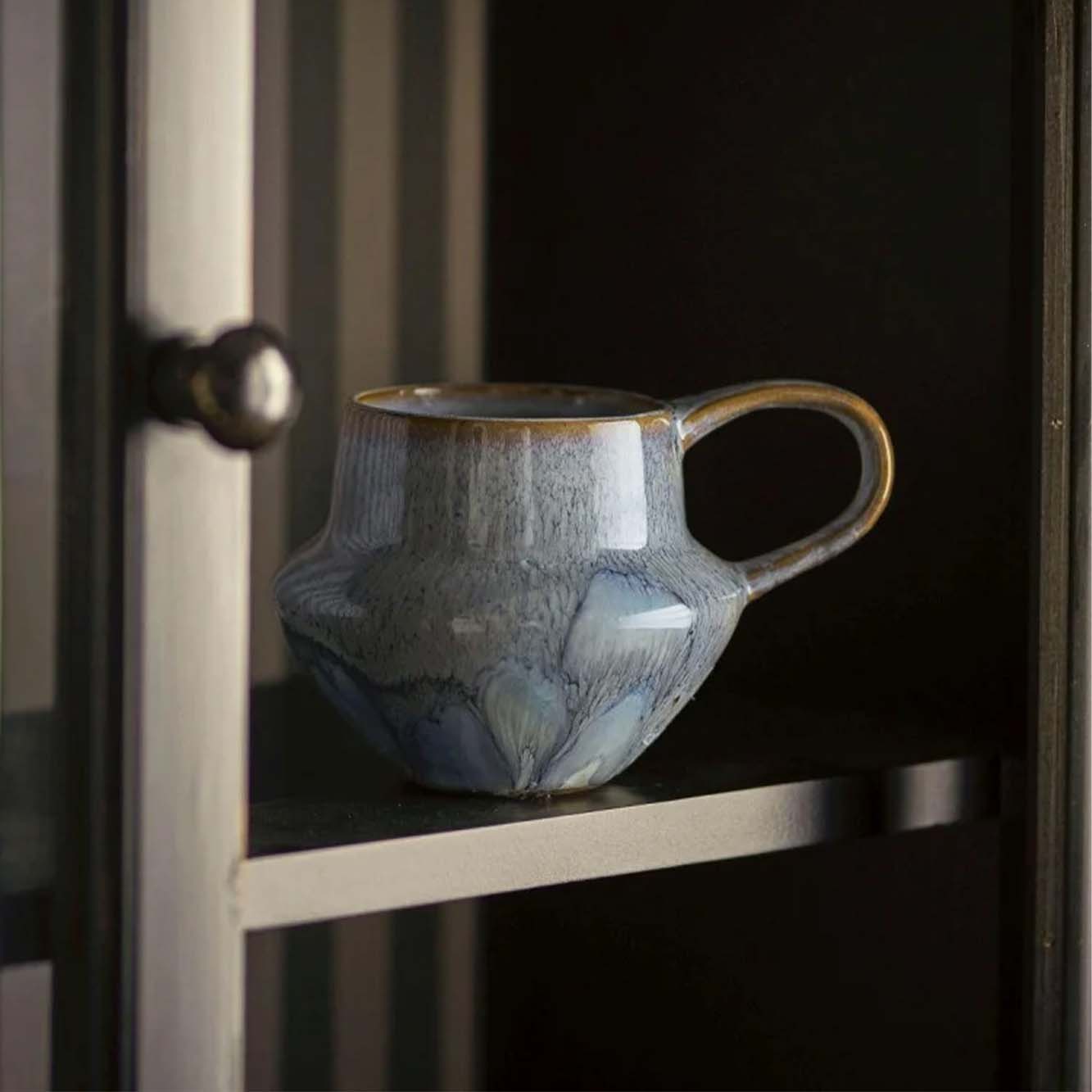 Bessie Krus, Blå, Stentøj