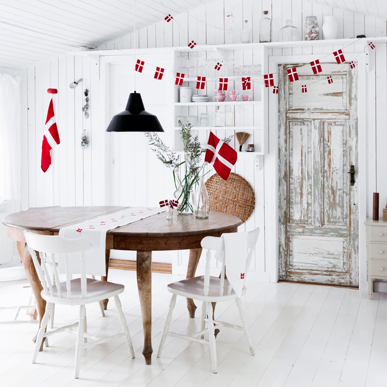 Lille flagranke med 10 Dannebrogsflag