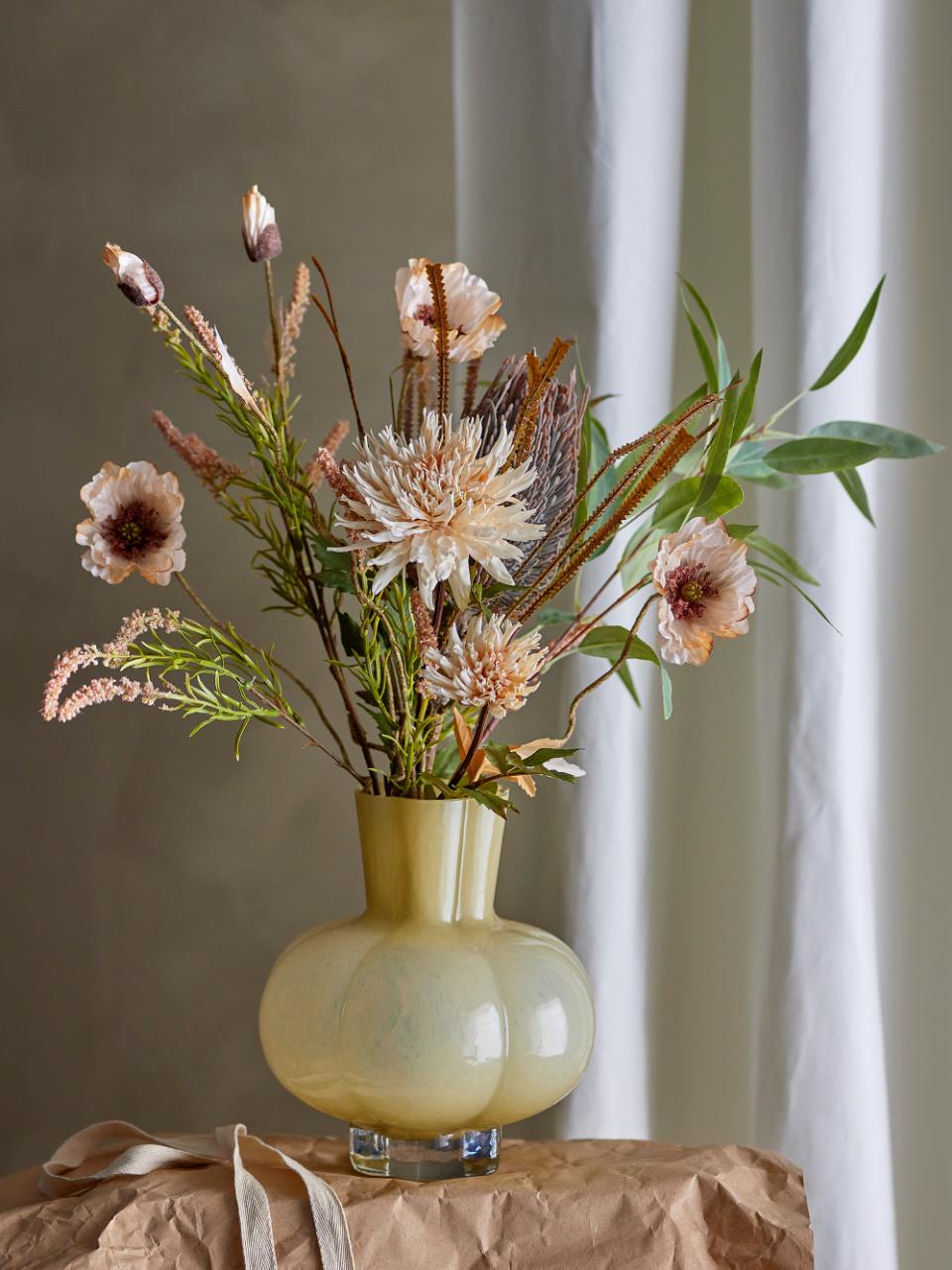 Poppy Stilk, Natur
