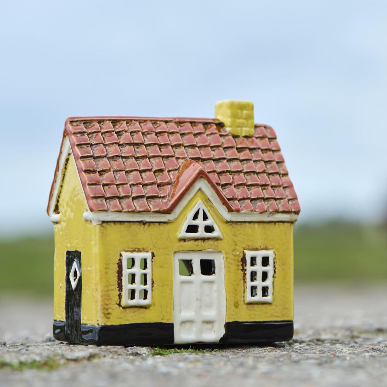 Hus t/fyrfadslys My Home Town hvid dør