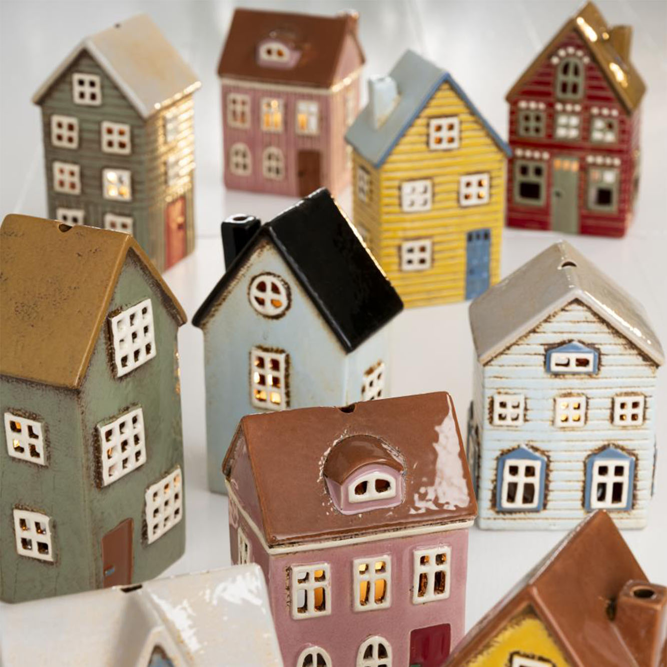 Hus t/fyrfadslys Nyhavn gul dørkarm