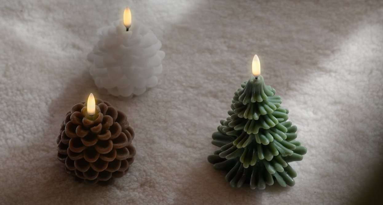 Uyuni - Pine Cone Candles W7 x H7cm Brown